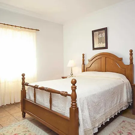 Sleeps 6 Air Con Wifi