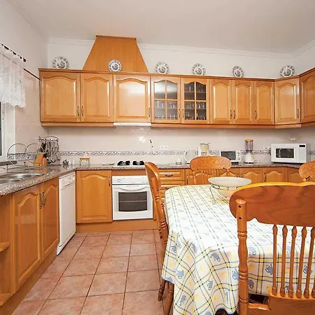 Sleeps 6 Air Con Wifi *