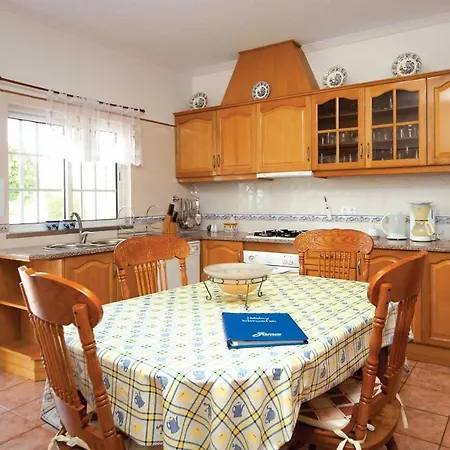 Sleeps 6 Air Con Wifi Agostos